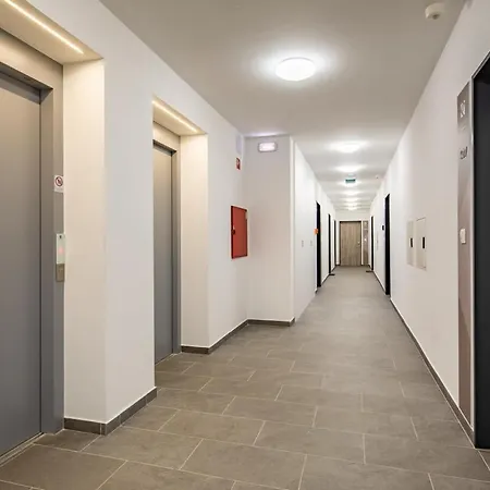 New With Balcony Lägenhet