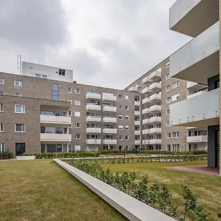 New With Balcony Lägenhet