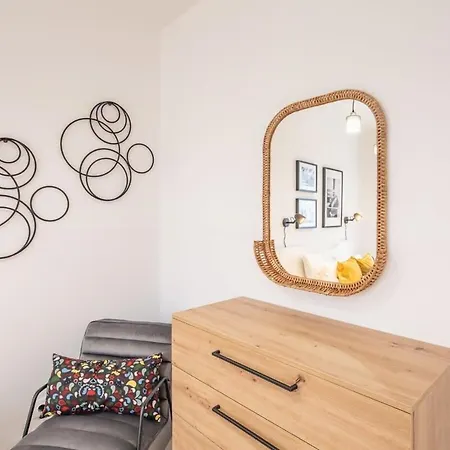 Brand New With Garage Appartement